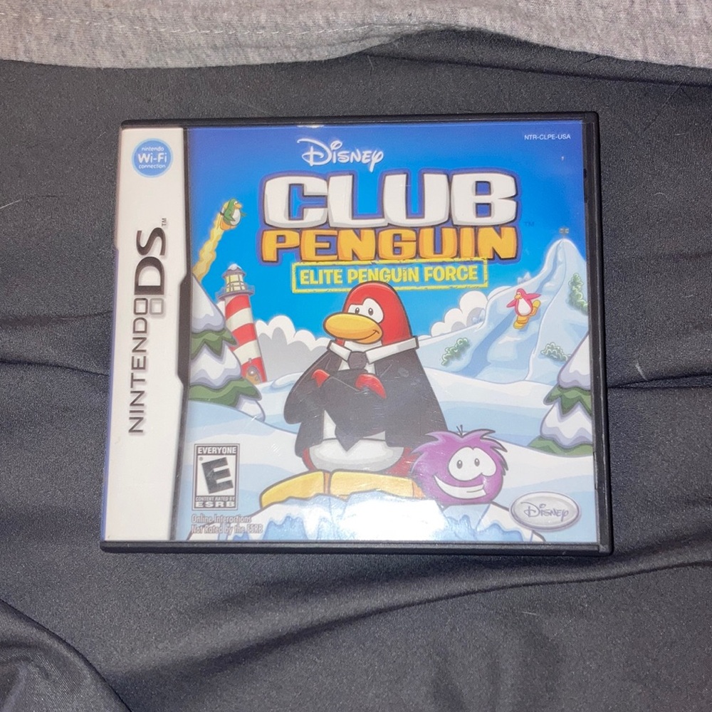 Disney Club Penguin Elite Penguin Force DS Game